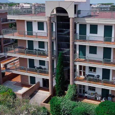 Le Residenze Di Santa Costanza - Il Lentisco Lejlighedshotel San Vincenzo Eksteriør billede